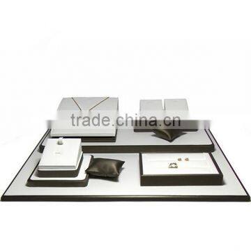 Custom Logo Printed Perfect Design Luxury White Leather Jewelry Display Sets