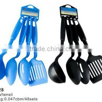 Nylon kitchenwares set :skimmer turner strainer and ladle Baguettes de Nylon