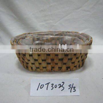 Oval waterhyacinth / rattan planter with plastic lining