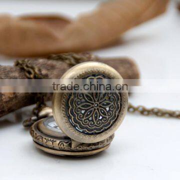 Amall Vintage Round Flowers Carved Flip-Open Cover Pocket Watch Necklace