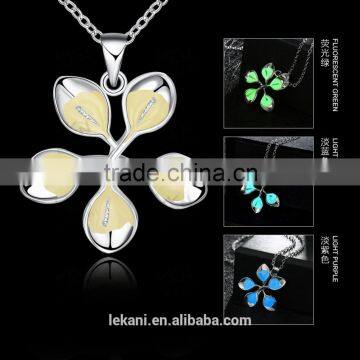 flashing five leaf necklace with silver plated chain necklace patterns