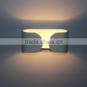 CE Rohs Surface Mounted White Small Modern Wall Lamp photo-4
