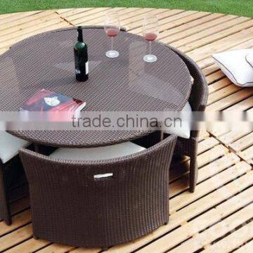 della Tabella e della sedia di Dinning del Mobilia-Rattan