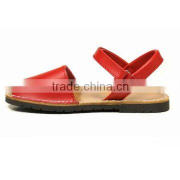 2016 Good Quality Leather Flat Feet Red Sandals for Girls photo-3