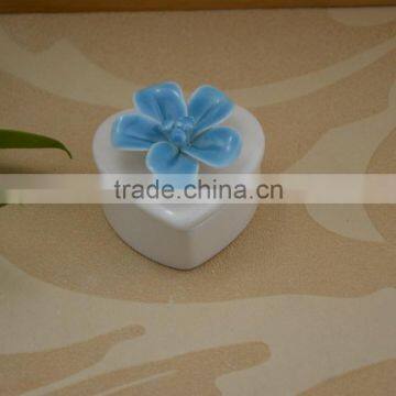 Factory Direct Small Ceramic Jewel Box With Flower Shape Design photo-2