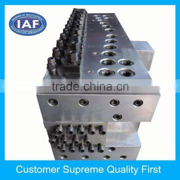 The Lowest Price PP Hollow Grid Board Plastic Extrusion Mould photo-2
