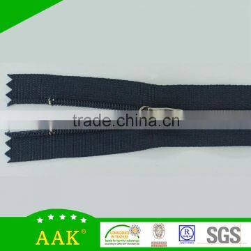 Sports Apparel Very Cheap Garments Type 3.5# Nylon Close End Zippers With Die Cast Spring Slider photo-2