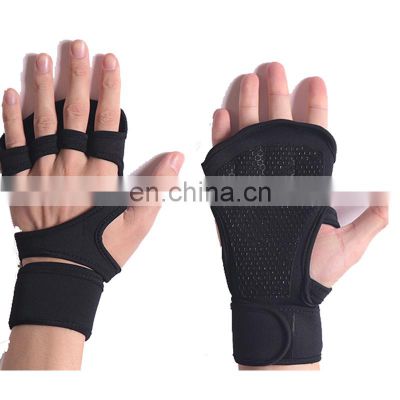 Wholesale Men Gym Weight Lifting Fitness Gloves Workout Gloves Wrist Wraps Silicone Gel Full Palm Protection Customized Logo Gym