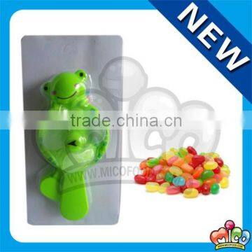 trigger fan frog toy candy