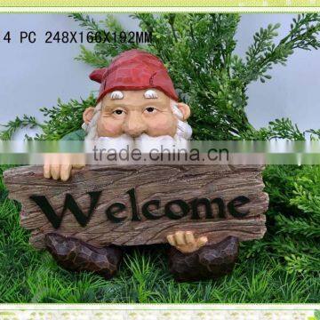 Wood Cut Garden Polyresin Sitting Welcome Board Gnome Statue