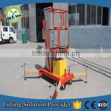 Hydraulic single mast one man telescopic lift