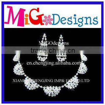 Fashion Wedding crystal Necklace Earring Tiara set