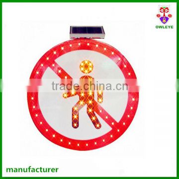 No pedestrian crossing solar powered led traffic signs