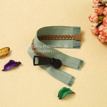#15 #20 Plastic Zipper Close End photo-3