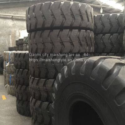 30 forklift semi-solid tire 17.5-25 thickened and deepened pattern L-5 resistant for iron works steel mills