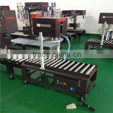 Plastic Lids Pressing Machine photo-3
