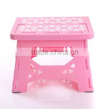 locking feature plastic foldable stool