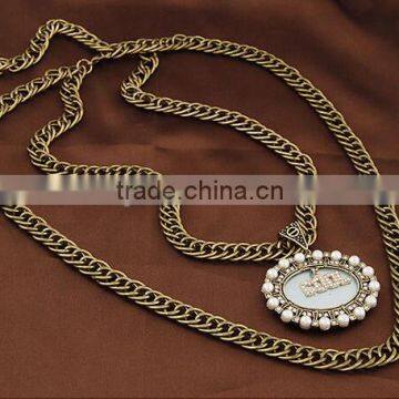 China Latest Fashion Simple Resin and Crystal Alloy Double Layered Chain Oval Pendnat Necklace in Stock photo-5