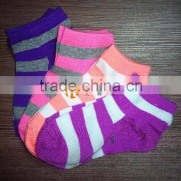 multi designs cotton kids socks with high quality