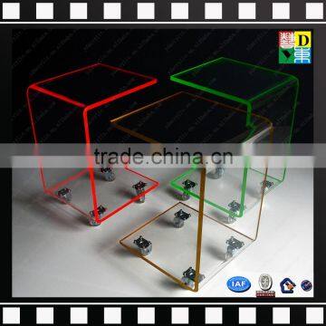 Customized moveable acrylic coffee table unique elegant acrylic side table with wheels from china manufacturer