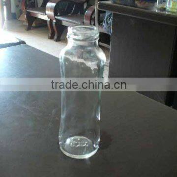 clear glass recipient for water packaging