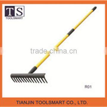 fiberglass long handle rake with metal rake head