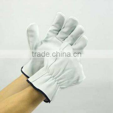 Cow grain driver glove