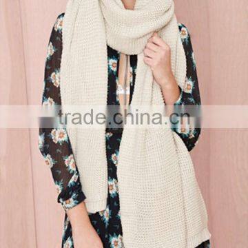 Fashionable woman winter scarf patterns knitting scarf