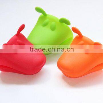 Fashion Dog Shape Logo Print Rubber Glove photo-2