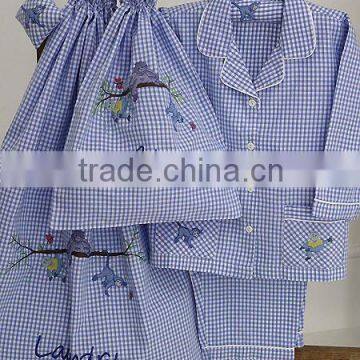 embroideried baby clothes