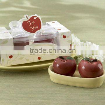 wedding giveaway gift ceramic apple salt and pepper shaker