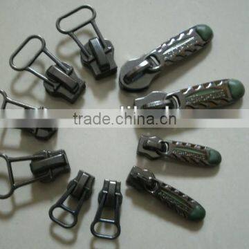 bag accessory zipper puller