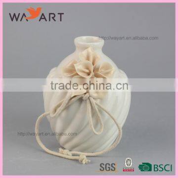 Elegant Flower White Ceramic Lavender Essential Oil photo-3