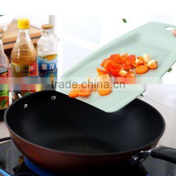 Multi-function Plastic Cutting Board With Hook photo-2