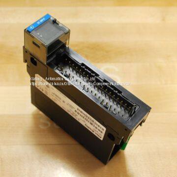 NEW Allen-Bradley  1756-OB8EI   Output Module