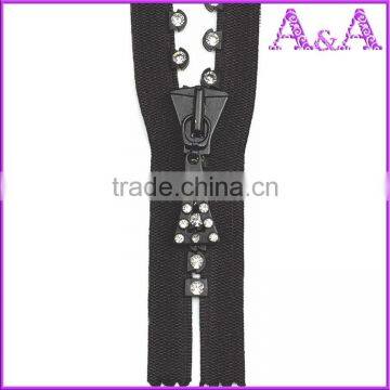 wholesale diamond zipper with diamond teeth different color and size