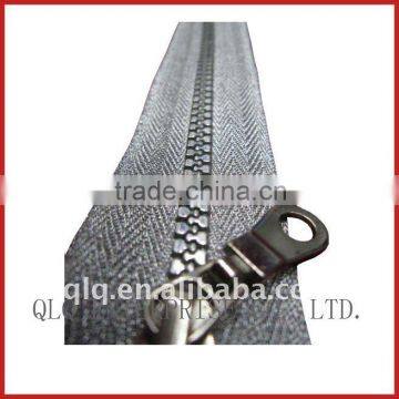 Plastic Finished Zipper with Plated Slider