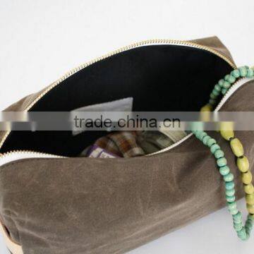 Personalized and High Quality Waxed Canvas Cosmetic Bag, Cosmetic Pouches , Cosmetic and Toiletry Storage Bags photo-6