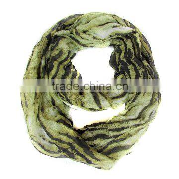 Maroon Color Hot Selling Tiger Stripe Printing Circle Stripe Scarf photo-3