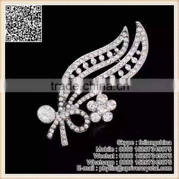 New Arrival Fine White Diamond Brooch Small Flower Crystal Brooch