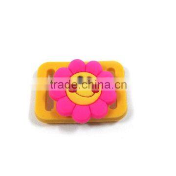 Wholesales custom soft pvc cheap decorative shoe buckles