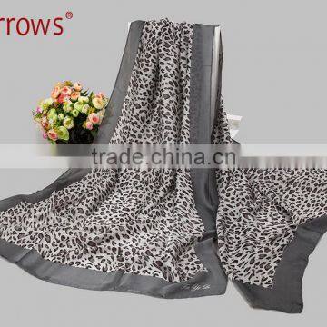 Degital Printed Oversize Leopard Ladies Women's Silk Neck Shawl and Scarf photo-4