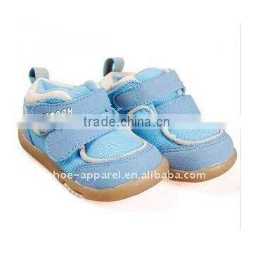 latest girls running shoes with buckle strap