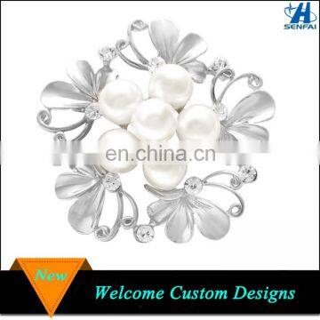 Yiwu Jewelry Manufacturer Elegant Rhinestone Pearl Flower Bride Wedding Brooch