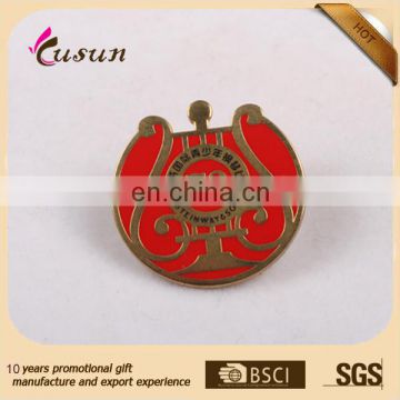 2015 high quality gold metal military badge custom