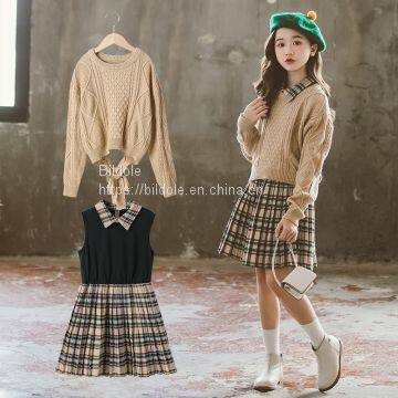 Long sleeve knitted sweater Plaid vest skirt