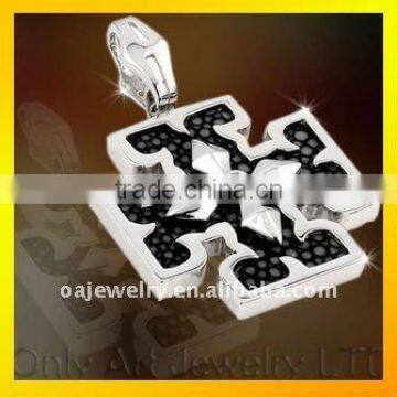 Unique Small Order Elegant Cross Silver Pendant Jewelry With Carbon Fiber Inlaid
