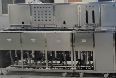 Ultrasonic cleaning machine