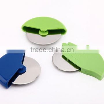 New design hot sale with high quality plastic pizza cutter