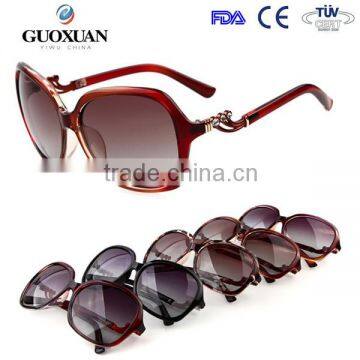 High quality women fashionable sunglasses polarized lens sunglass manufacturer with 3 crystal